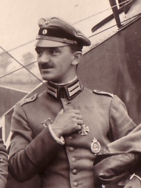 Franz Hailer som flyoffiser under krigen, fra R. Kastner-samlinga i Bad Reichenhall